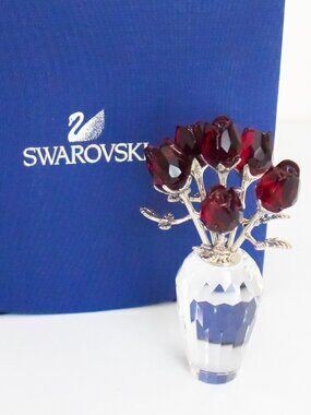 *Swarovski* Red Roses Bouquet Crystal Retired Figurine - #0627098 - NEW!